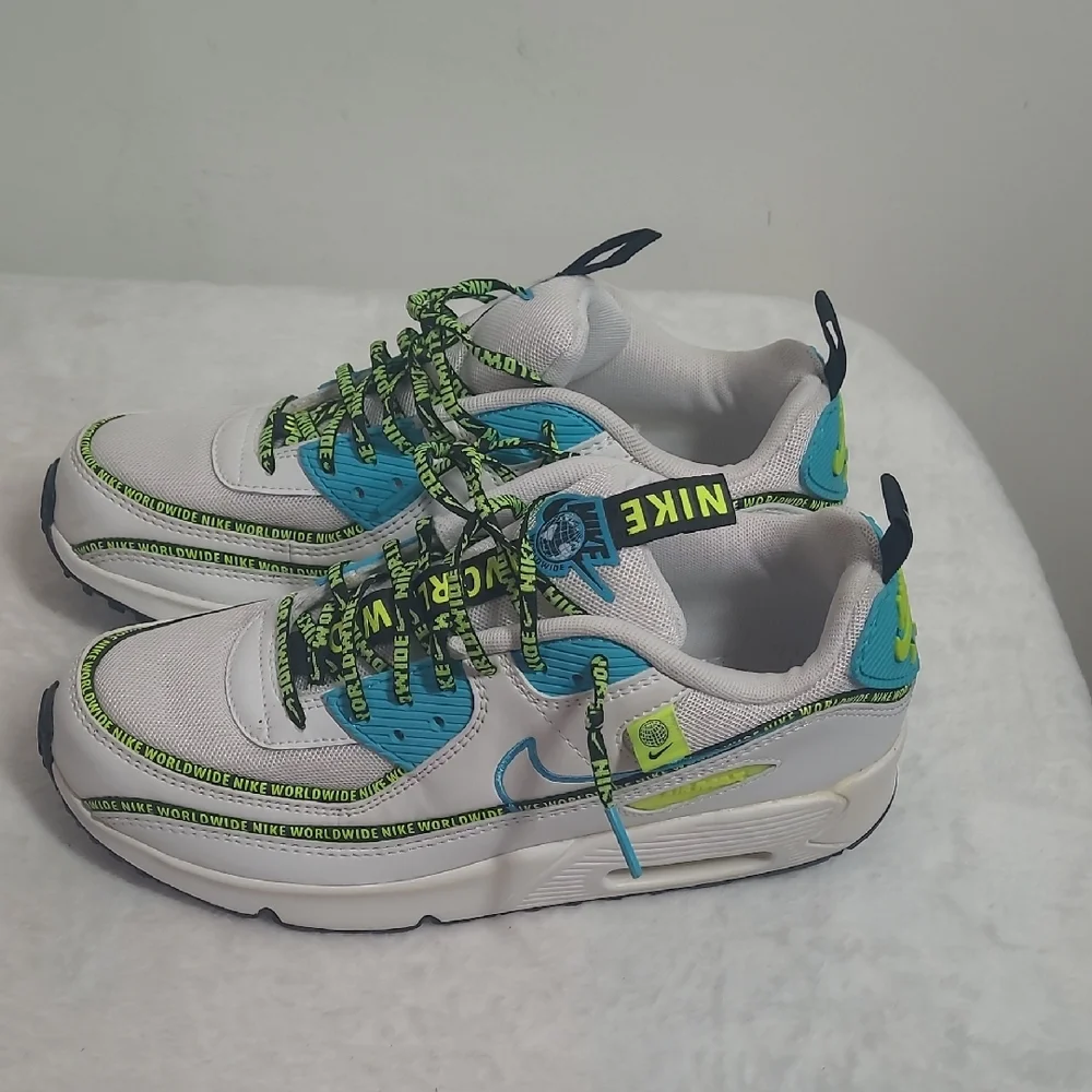 Nike White and Blue Chunky Sneakers - Picture 2 of 10
